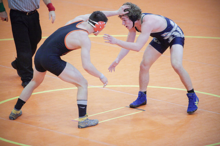 Wrestling: DV vs Corona